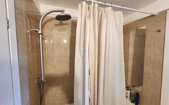 Elisha's listing on misterb&b - Bathroom