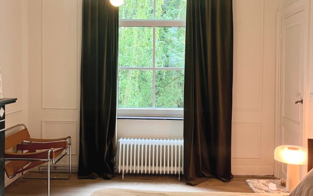 Charming renovated 1905 house with wooded garden - Picture 3