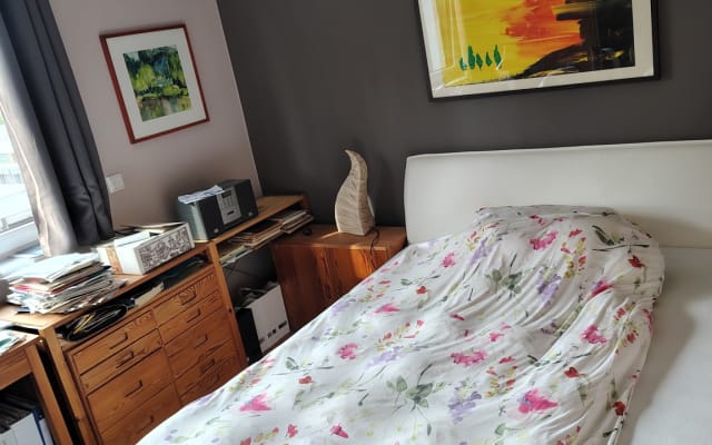 Zimmer in großzügiger Penthousewohnung nahe Zentrum mit eigenem Bad