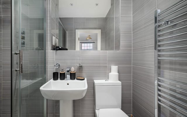Appartement moderne à 2 lits - 2 min du métro - 12 min d'Oxford Circus - Photo 8