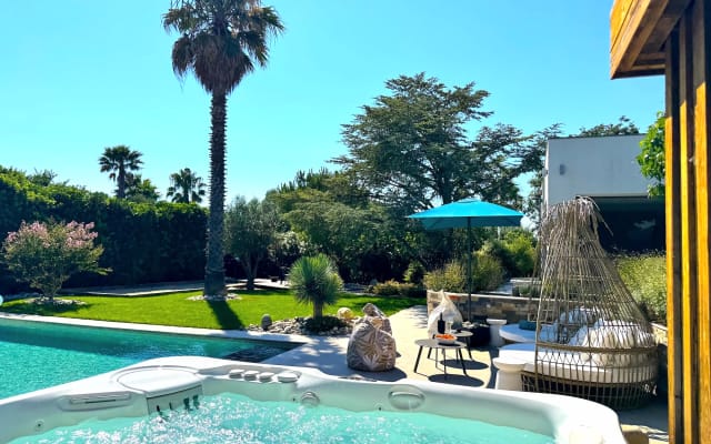 Pascal et Jerome's listing on misterb&b - Spa thérapeutique - Villa Balāo