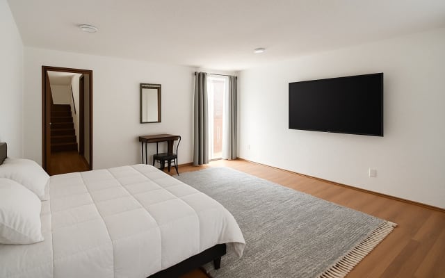Inkdustrial Basel. Schöne große Wohnung in schöner und sicherer Gegend.