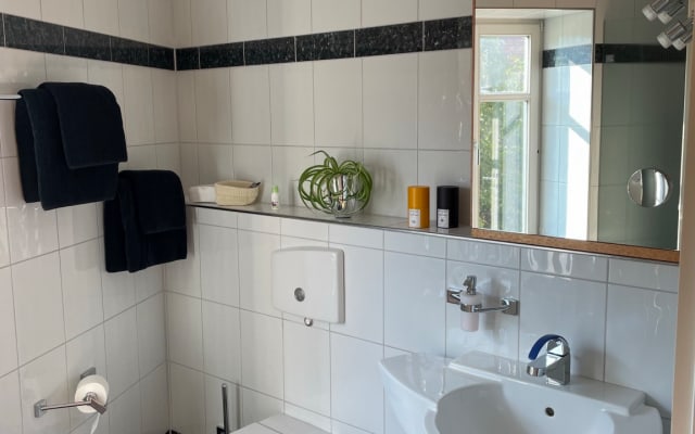 Cozy Single Room – Historic Mill, 9min to ICE & A3