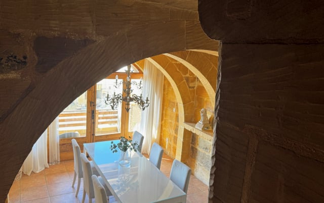 Bienvenue dans notre magnifique ferme traditionnelle gozitaine vieille 