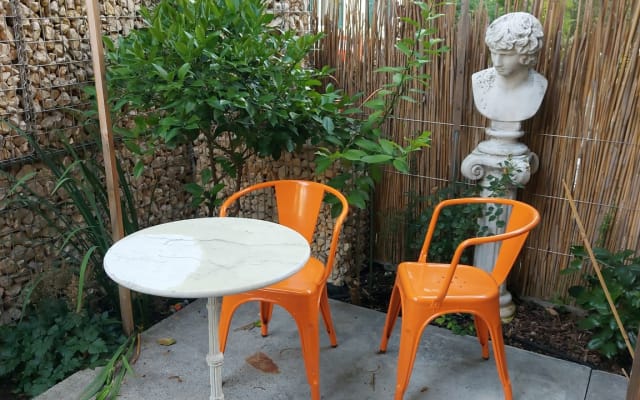 Anúncio de Marcel em misterb&b - Privat garden outside are.