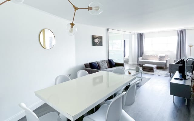 Fabulous 2BR Aufenthalt für Homosexuell Reisende | Pool, Gym & South...