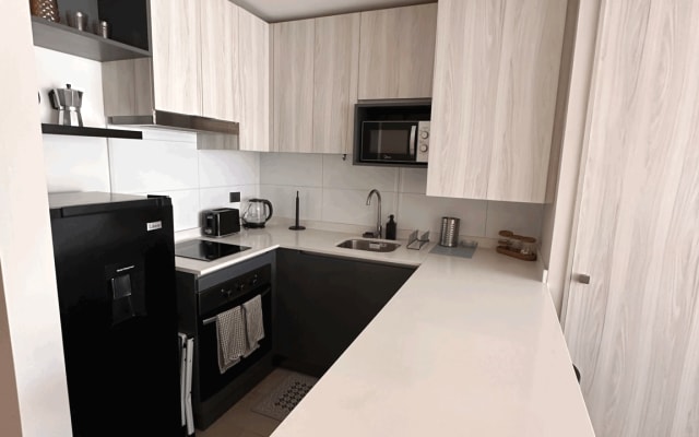 Moderne Wohnung mit Privatparkplatz in Cerro Baron.