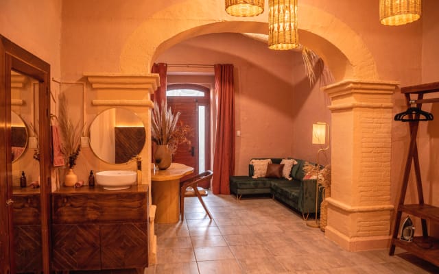 Cozy restored house, KS bed/AC in Centro Oaxaca, best location