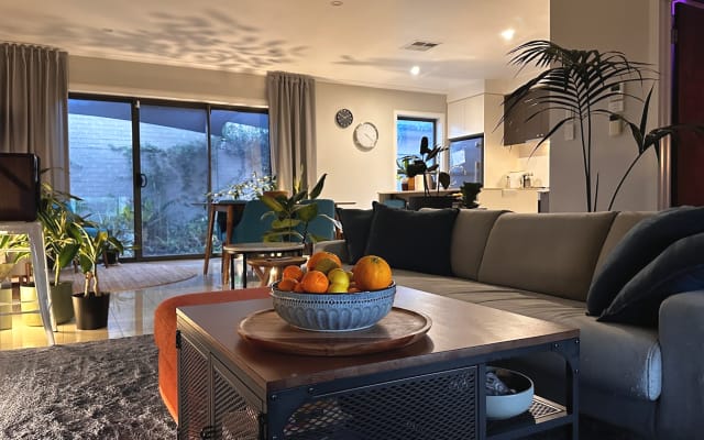 Private bedroom for your naughty weekend getaway in the north.  - Picture 3