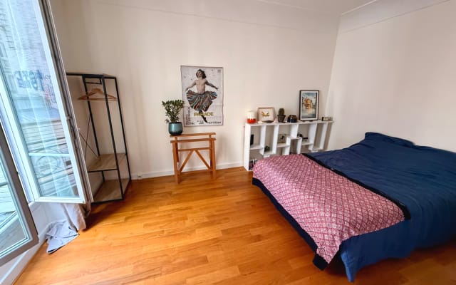 Large 100 m² bohemian-design in Montmartre - 1 quiet bedroom