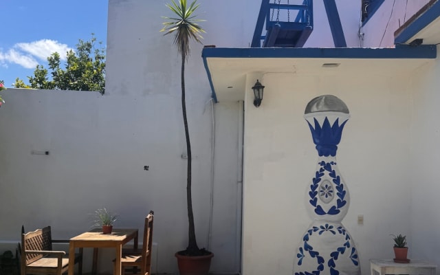 Mykonos Haus mit Garten Vibes & Privatzimmer im Zentrum