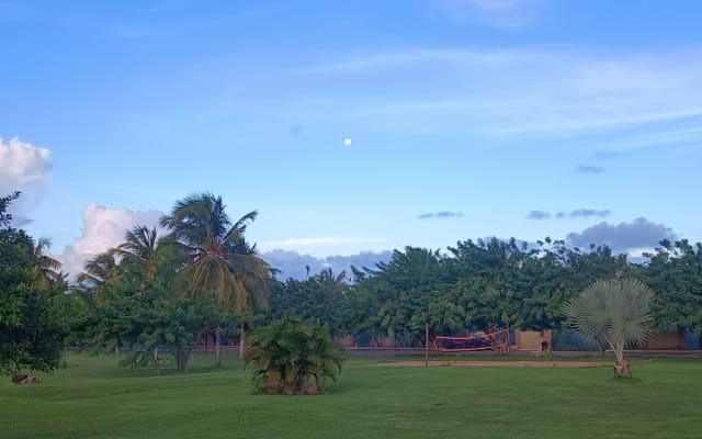 Pipa Gay: Private bedroom and bathroom, 100 meters from the beach