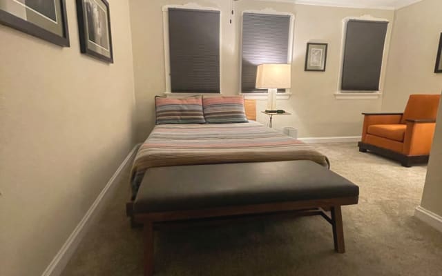 Graystone Manor Loft umfasst ein eigenes Zimmer mit Kochnische und Bad.
 - Foto 7