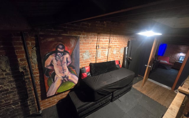 Private Studio {THE PIG PEN LA} Adults Only - Picture 51