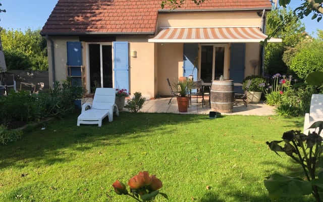 Private rooms in a house with garden, parking ...