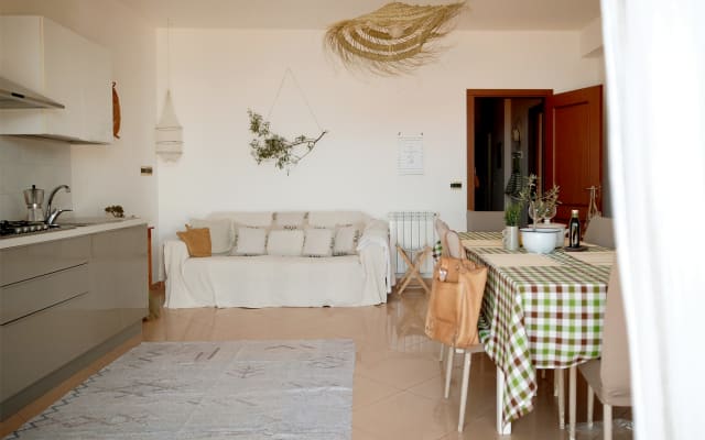 Sam's listing on misterb&b - Kitchen and living space. The whole apartment is yours.