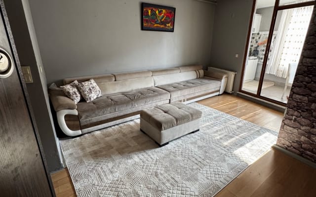 Una habitación cómoda y decente en el centro de la ciudad con fácil...