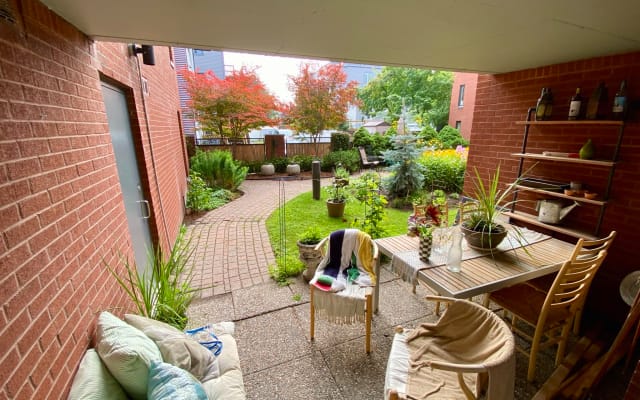 Gay Garden Oasis - Shared Suite nur wenige Schritte vom Stadtzentrum...