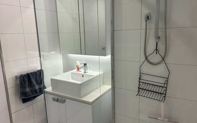 Brendan's listing on misterb&b - Your bathroom