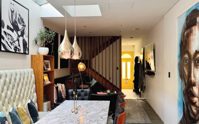 Schickes Designer-Schlafzimmer mit Balkon in der ikonischen Paddington Terrace - Foto 17