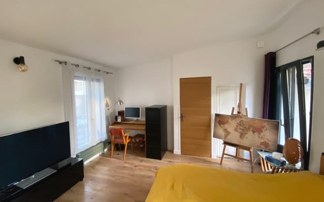 Beautiful 2-room apartment with living room and kitchen with terrace