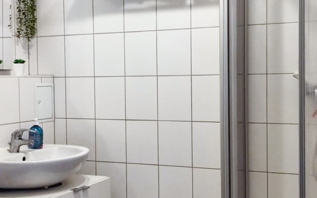 Klaus's listing on misterb&b - Bathroom with shower