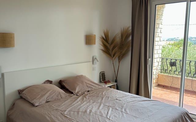 1st floor house 5 min from the sea
