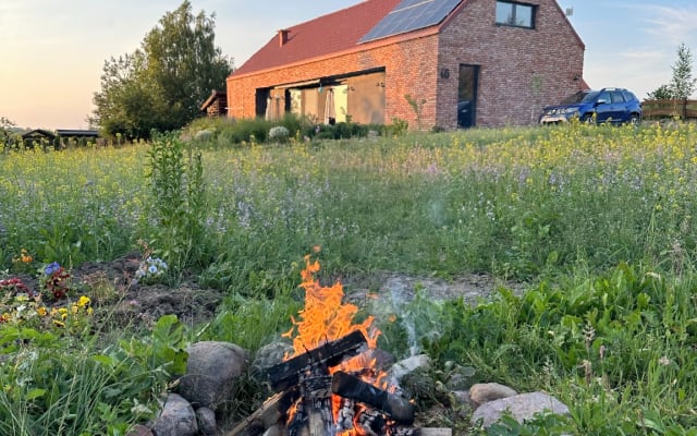 Country home for nature lovers-peace, quiet, and green views!