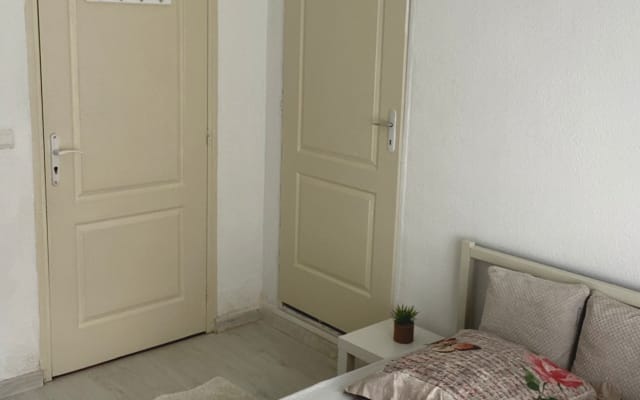 Gästezimmer, zur Miete in Toulon ouest