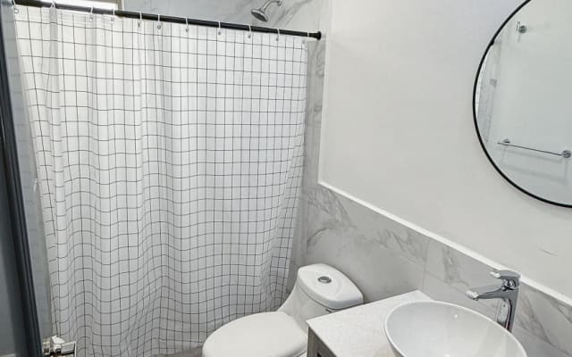 Localização central, apartamento confortável e moderno com piscina