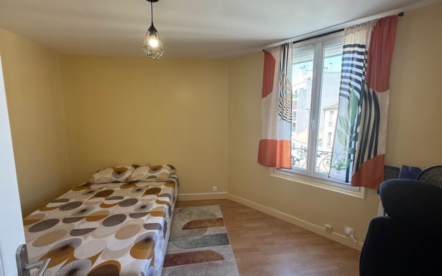 Room in Apartment-Ivry
