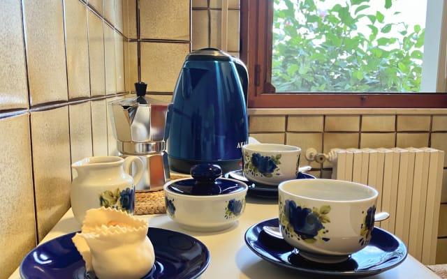 Relax in this lovely and bright apartment near the sea