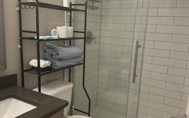 Production Pad ATL-Cozy, local, clean 1 bedroom ******** THH