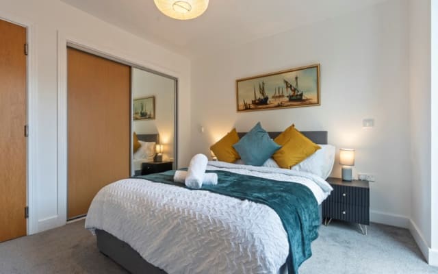 Heart of City Center Apartment with Allocated Parking