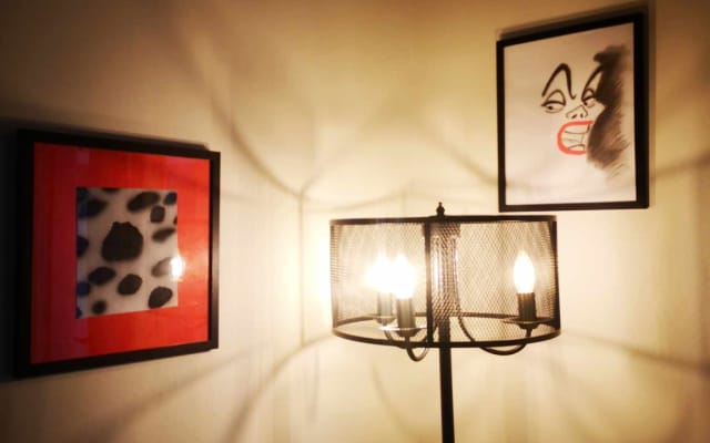 Apartamento da Sra. DeVil no centro de Atenas