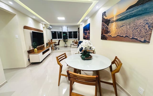 Magnifique appartement à Copacabana, à 3 pâtés de maisons de la plus...