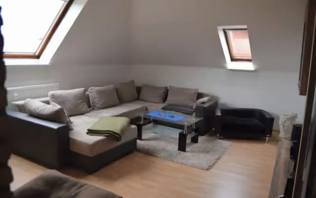Salle privée pour passer la nuit - calme & sécurité

Calme, fermé - Photo 3