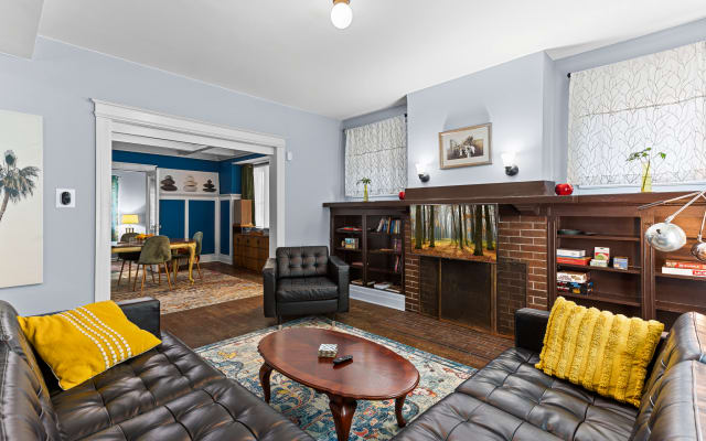 Enjoy quiet luxury near downtown