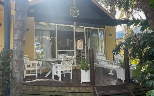 Wake Up by the Waves: 1BR Beachfront Stay