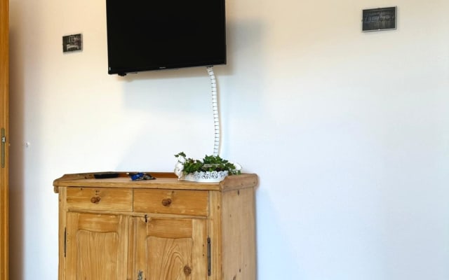 Robert's listing on misterb&b - Flachbild-TV in Wohnbereich