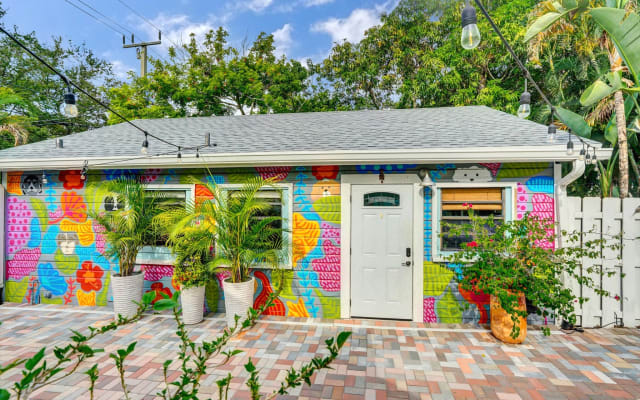 1203 Tequesta "The Cottage"