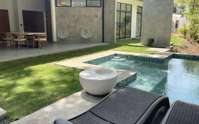 Natur, Strand und Schwimmbad: Ihr Refugium in der Villa Nyupa...