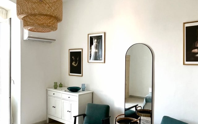 Stylowy, fully renovated 120m2 apartment 5 min from cittĆ vecchia Bari