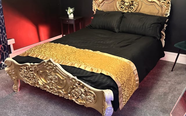 Essex's Finest Dungeon B&B available to Couples & Professionals