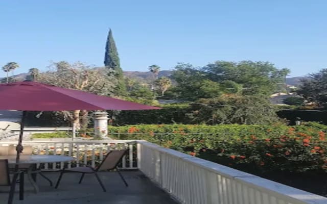 Enchanting Hollywood Stay Walking Distance From Main Attractions - Picture 11