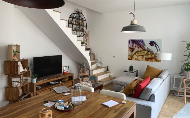 Beautiful farmhouse in the center of town, quiet and peaceful.