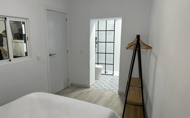 THE NEW GALLERY - Picture 19