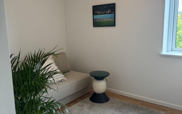 Geräumiges modernes Zimmer in Hafennähe