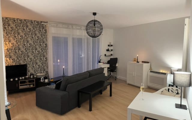Atractivo apartamento T2 en planta baja en la orilla derecha al pie de