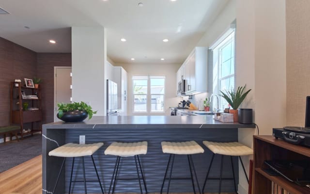 Ruth's listing on misterb&b - Kitchen and seating area